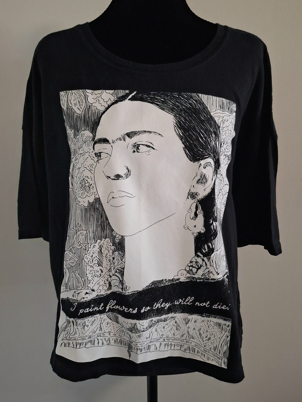 Old Navy Frida Kahlo Sketch Design Black Short-Sleeve Graphic Tee